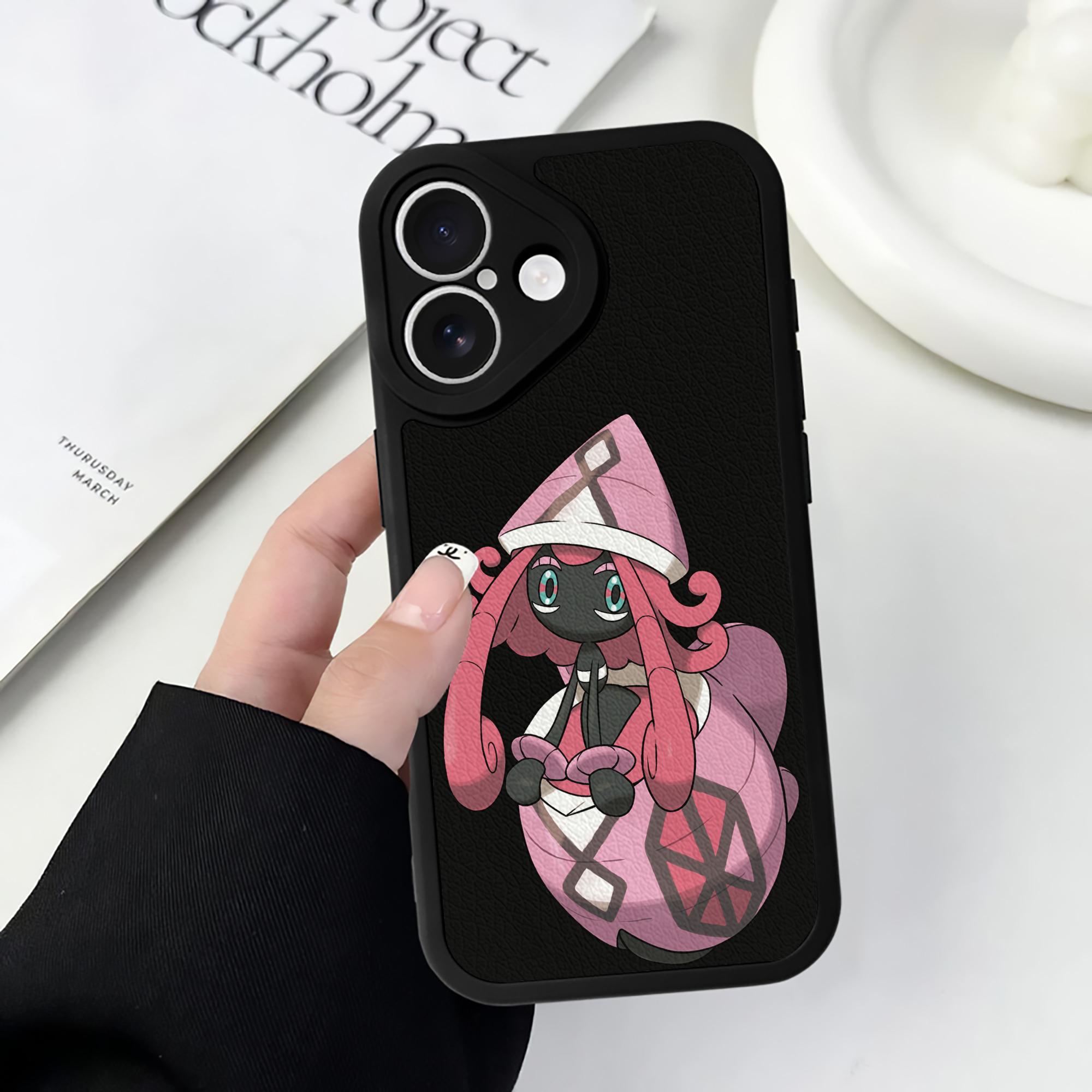 （画像用） ポケットモンスター Pokémon 【iPhone 16シリーズ対応】シリコンスマホケース（レザー調） 材質：シリコン